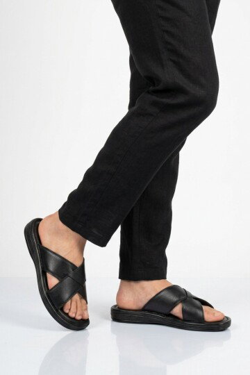 Siyah Yumuşak Taban Hakiki Deri Erkek Terlik 8522 M