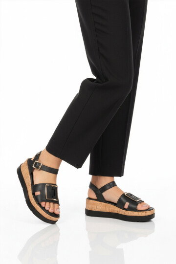 Kadın Siyah Hafif Topuklu Sandalet 35181 G