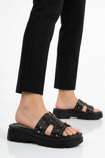 Siyah Hafif Kalın Taban Kadın Terlik 35350 Z