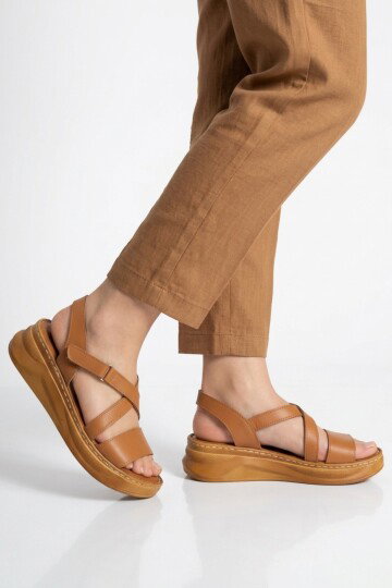 Taba Yumuşak Tabanlı Kadın Topuklu Sandalet 492123 Z