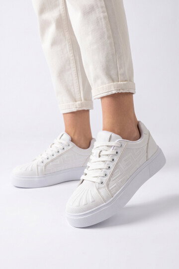 Beyaz Bağcıklı Kalın Rahat Tabanlı Erkek Casual Yürüyüş Ayakkabı Sneaker   26201 M
