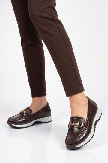 Tokalı Şık Hafif Rahat Kadın Kahve Kırışık Klasik Casual Ayakkabı Loafer 062 Z