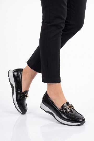 Tokalı Şık Hafif Rahat Kadın Siyah Kırışık Klasik Casual Ayakkabı Loafer 062 Z