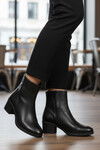 Siyah Hakiki Deri Fermuarlı Polarlı Kadın Bot 92162-1 Z